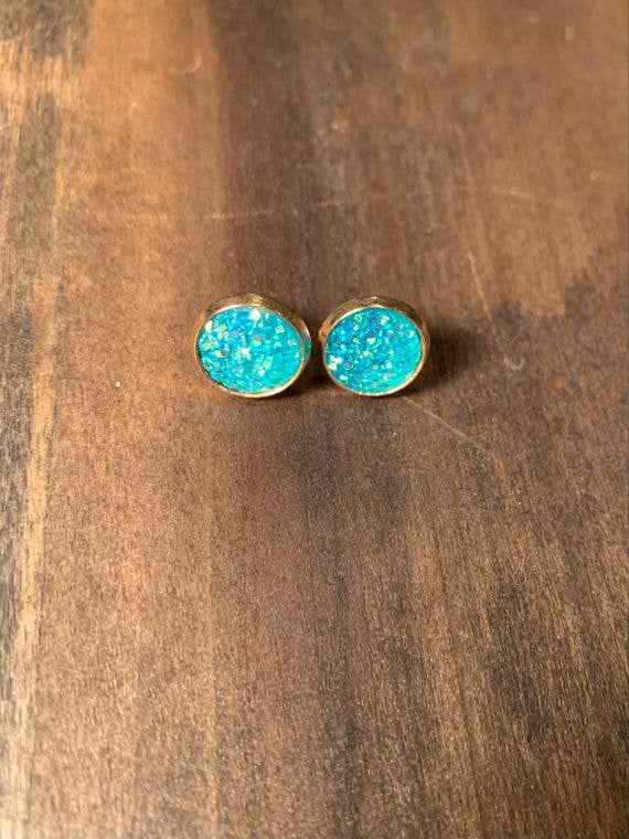 Druzy stud earrings: Blue