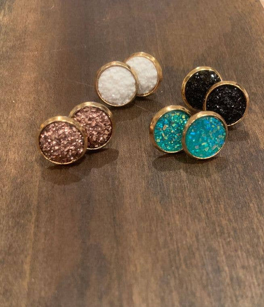 Druzy stud earrings: Blue